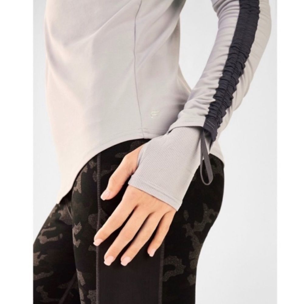 NWT Fabletics Cashel Adjustable Long Sleeve White and Purple Shirt Jacket Size M - Picture 2 of 15